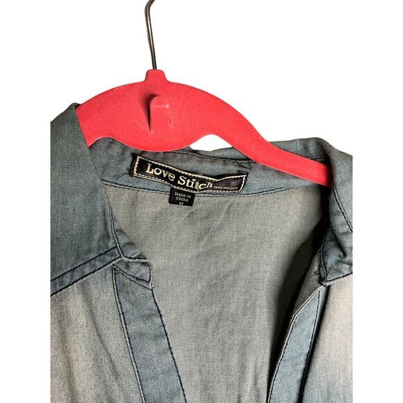 Love Stitch Denim Shirt Roll Tab Sleeves Pearl Snap Front Womens Medium NWT - Picture 3 of 5